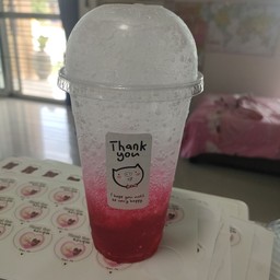 สตอเบอรี่โซดา