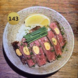 143.ข้าวหน้าเนื้อวากิว