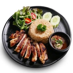 ข้าวผัดน้ำจิ้มแจ่วไก่ย่าง