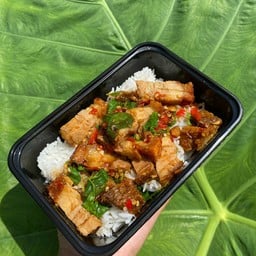 ข้าวกระเพราหมูกรอบ