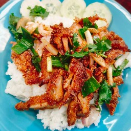 ข้าวยำไก่แซ่บ