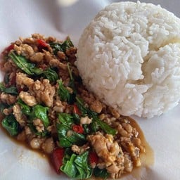 กะเพราหมูสับ