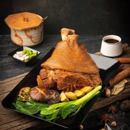 ขาหมู Size L (7-10 ท่าน)