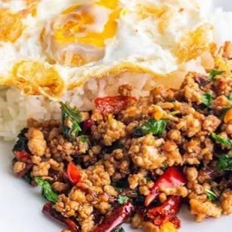 ข้าวผัดกระเพรา