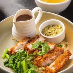 บะหมี่เฟิงไฉ หน้าไก่ทอด