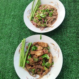 ต้มเลือดหมูพี่ณรงค์(อีสานแซ่บ) ร้านอยู่ปากซอย15คลองพุทรา2