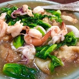 ราดหน้าทะเล