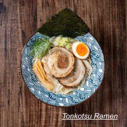 [อร่อยซ่ากับโค้ก] ทงคตสึ ชิโอะ ราเมน +  โค้ก ออริจินัล (กระป๋อง) 