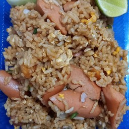 ข้าวผัดไส้กรอก
