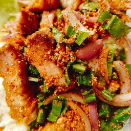 หมูกรอบแซบ(เป็นกับข้าว)