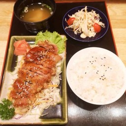 ข้าวหน้าไก่ย่างเทอริยากิ