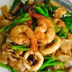 ผัดซีอิ๋วทะเล