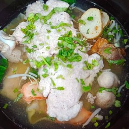 เกี๊ยวทรงเครื่อง