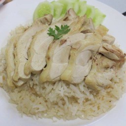กองบัญชาการข้าวมันไก่