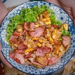 เส้นยกนิ้ว - เส้นใหญ่คั่วเบคอน