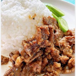 ข้าวเนื้อทอดกระเทียม