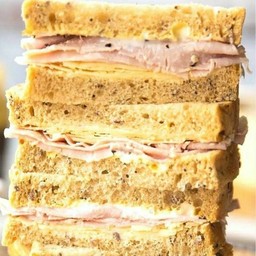 แซนวิชบ๊อกซ์ โฮลวีต แฮมชีสแฮม