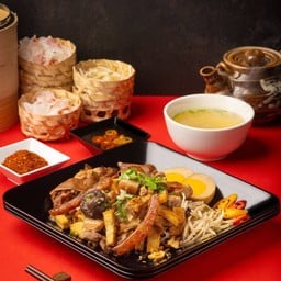 ก๋วยเตี๋ยวหลอดทรงเครื่อง ขาหมู