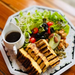 Grilled tofu salad
