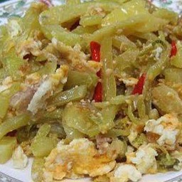 ผัดผักกาดดองหมูสับไข่ไส่ราดข้าว