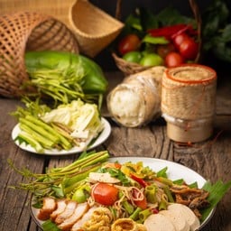 ส้มตำถาดเส้นเล็ก