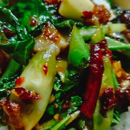 คะน้าหมูกรอบ(เป็นกับข้าว)