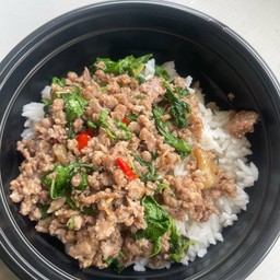 กะเพาหมูสับ