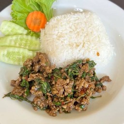 ข้าวกระเพราเนื้อสับ