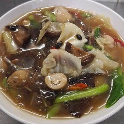 ก๋วยเตี๋ยวราดหน้าผักรวมเต้าซี่เจ