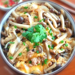 อร่อยยกนิ้ว - หมูสับชิเมจิ ไข่ล้น