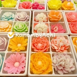 วุ้นกะทิดอกไม้3ดี 8 ชิ้น สวยงาม