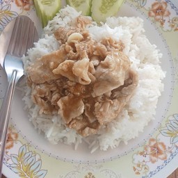 ผัดกระเทียมพริกไทย