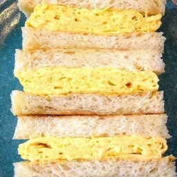 แซนวิชบ๊อกซ์ ออมเล็ตชีสยืด