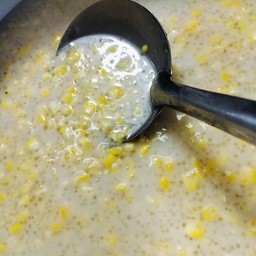 บวชข้าวโพดสาคู