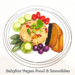 ข้าวผัดน้ำพริกกะปิ ปลาทูทอด (เจ)