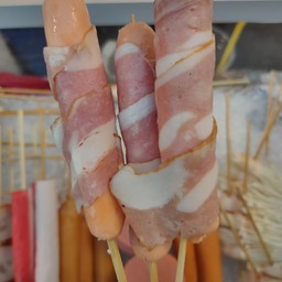 ไส้กรอกพันเบคอนแท่ง