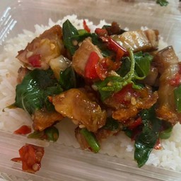 กะเพาหมูกรอบ