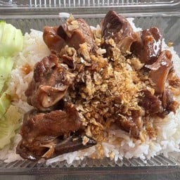 หมูตุ๋นกระเทียม