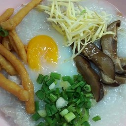โจ๊กหมูทุกอย่างไข่ลวก