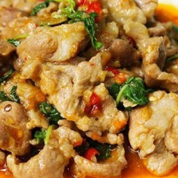 กะเพาหมูนุ่ม ( กับข้าว )