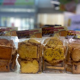 ขนมปังอบกรอบ  4 รส