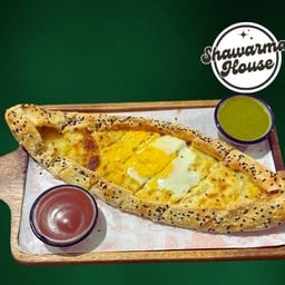 Egg Tomato & Cheese Pide