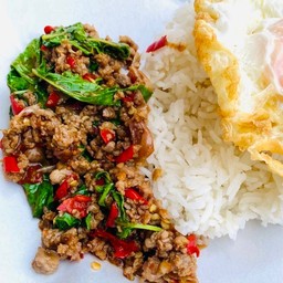ข้าวกะเพราเนื้อสับ
