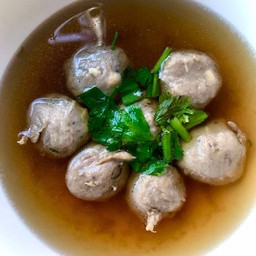 ก๋วยเตี๋ยวเนื้อตุ๋น-หมูตุ๋น-เย็นตาโฟต้มยำ เจ๊รัตน์ซอยศรีพรสวรรค์ สาขาประชาราษฎร์26 ท่าน้ำนนท์