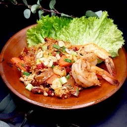 เส้นมันเทศกุ้งผัดพริกแห้ง