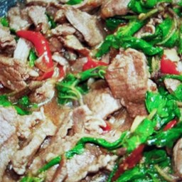 ข้าวกระเพราเนื้อ