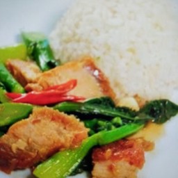 ข้าวค่ะน้าหมูกรอบ