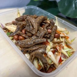 ยำมะม่วงปลากรอบ แซ่บเวอร์