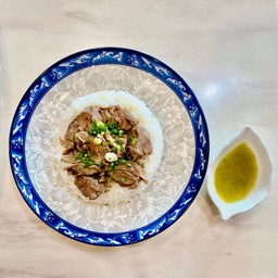 ข้าวหน้าหมูตุ๋น