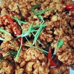 คั่วกลิ้งไก่สับเป็นกับ